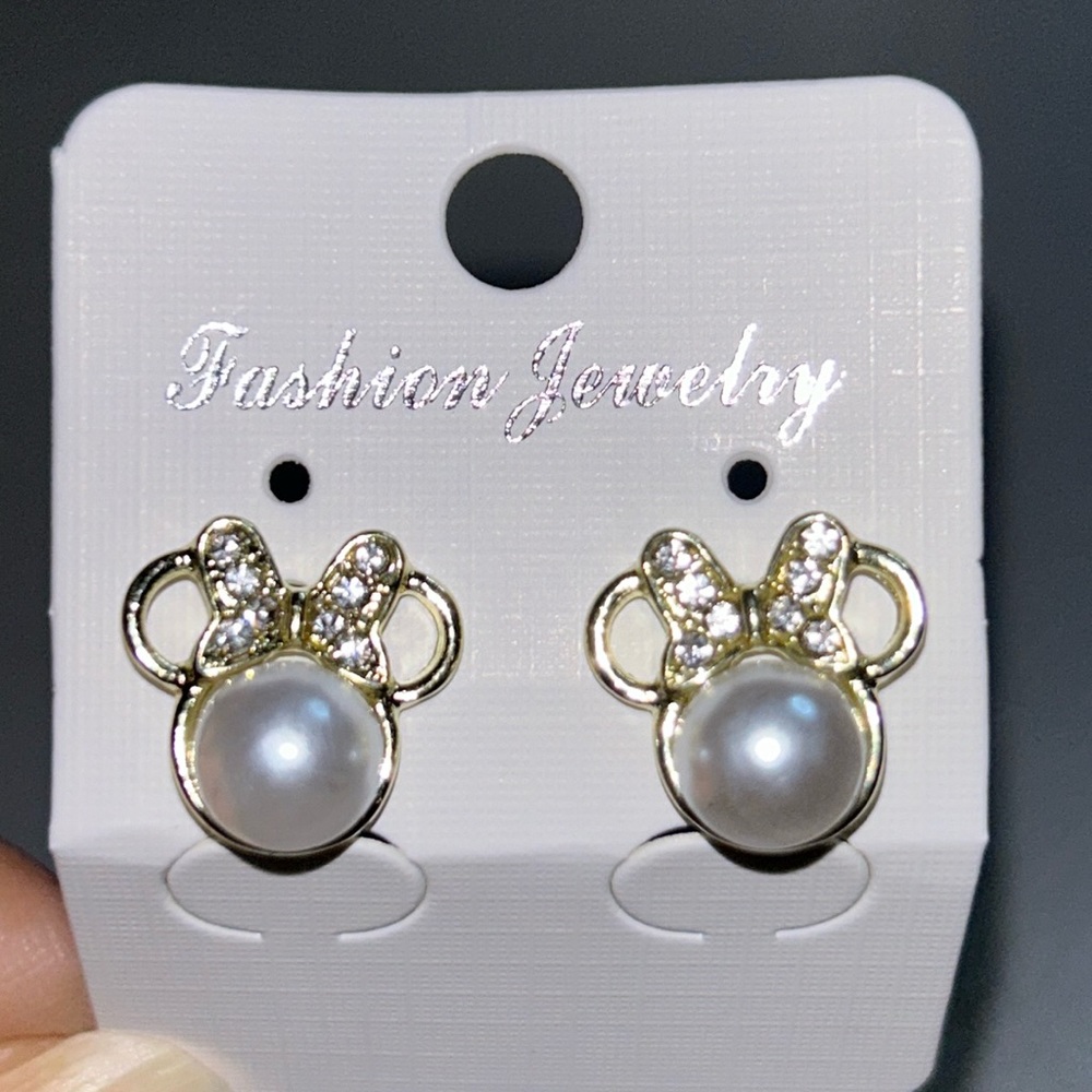 Delicate Faux Pearl Mouse Head earrings